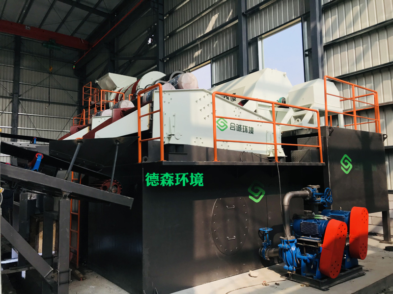 DS通溝污泥治理修復現(xiàn)場