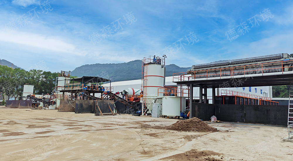 土壤淋洗修復(fù)設(shè)備應(yīng)用現(xiàn)場.jpg 土壤淋洗修復(fù)設(shè)備應(yīng)用現(xiàn)場